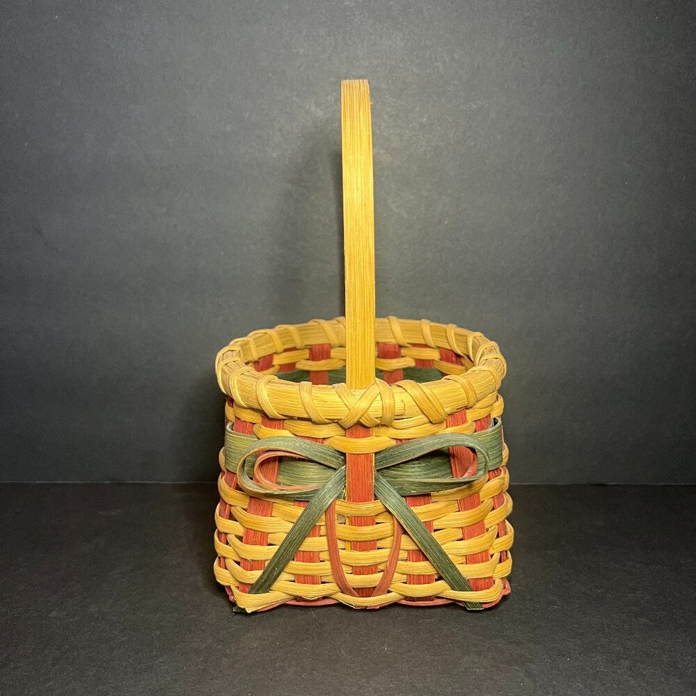 Vintage Tan, Red & Green Small Woven Wicker Basket w/ Handle & Bow 7.75 x 4"